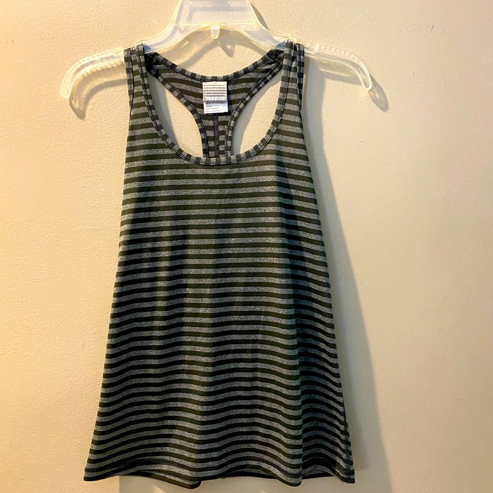 Rainbeau yoga tank size Small. Grey {142}